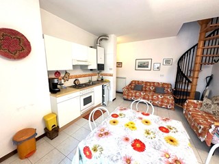 Bilocale in Vendita a Ameglia, 125'000&euro;, 42 m², arredato, con Box