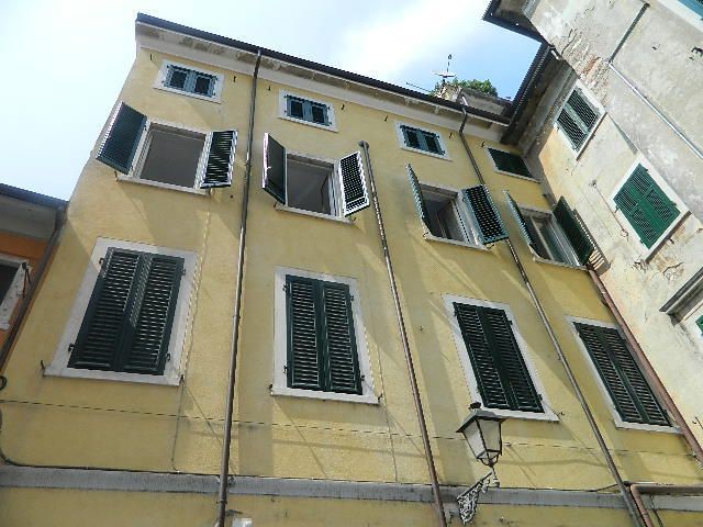 Appartamento in Vendita a Carrara, 249'000€, 120 m², arredato