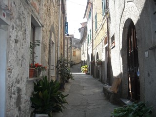 Casa Indipendente in Vendita a Fosdinovo, zona Pulica, 25'000€, 75 m²