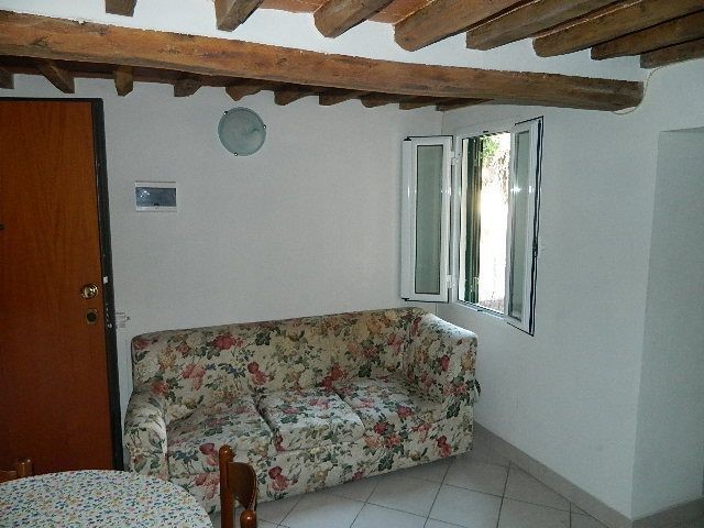 Bilocale in Vendita a Carrara, 92'000€, 38 m²