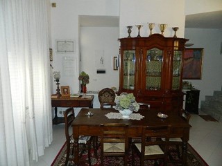 Casa Semi Indipendente in Vendita a Ameglia, 270 m²