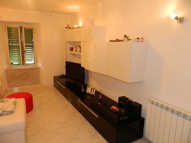 Appartamento in Vendita a Carrara, zona Centro cittÃ, 200'000€, 100 m²