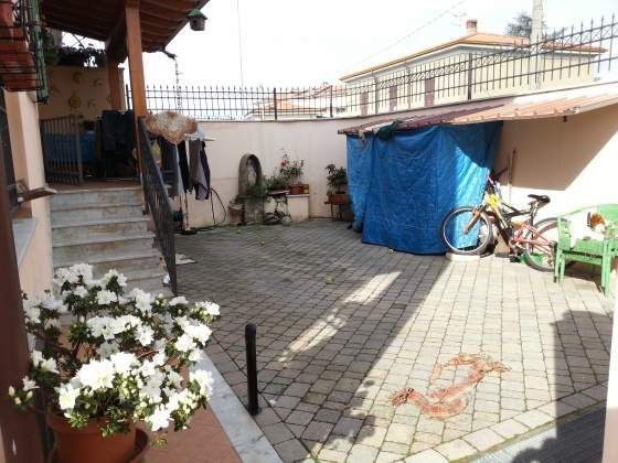 Casa Semi Indipendente in Vendita a Carrara, zona Avenza, 385'000€, 150 m², arredato