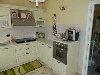 Casa Semi Indipendente in Vendita a Carrara, zona Avenza, 385'000€, 150 m², arredato