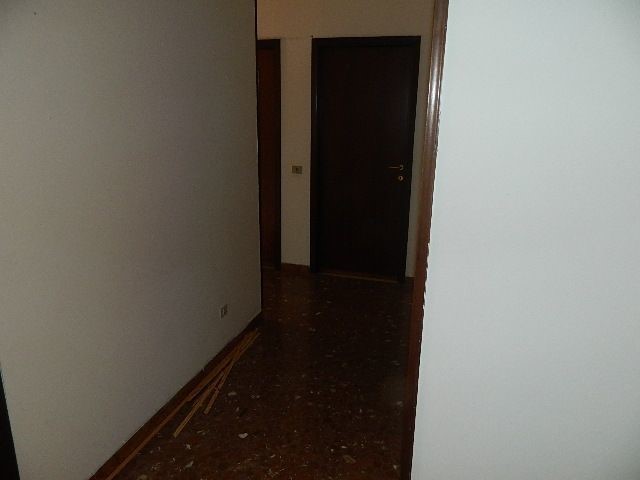 Quadrilocale in Vendita a Carrara, zona Avenza, 210'000€, 80 m²