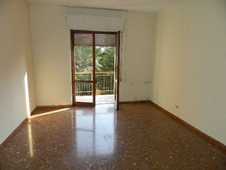 Quadrilocale in Vendita a Carrara, zona Avenza, 210'000€, 80 m²