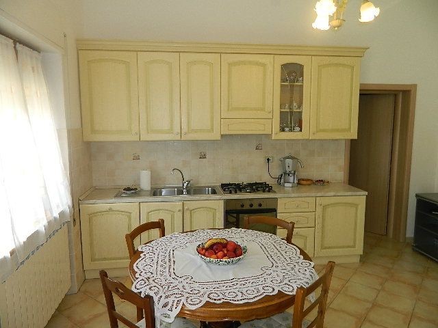 Casa Semi Indipendente in Vendita a Carrara, zona Stadio, 180'000€, 75 m²