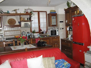 Casa Semi Indipendente in Vendita a Luni, 180'000€, 76 m², con Box