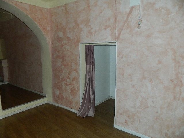 Immobile commerciale in Affitto a Sarzana, 1'300€, 65 m²