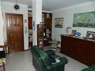 Quadrilocale in Vendita a Sarzana, zona Sarzanello, 210'000€, 70 m², con Box