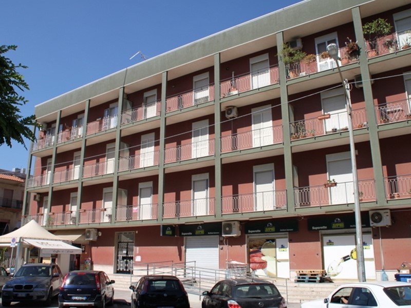 Appartamento in Vendita a Melilli, 99'000€, 130 m², con Box