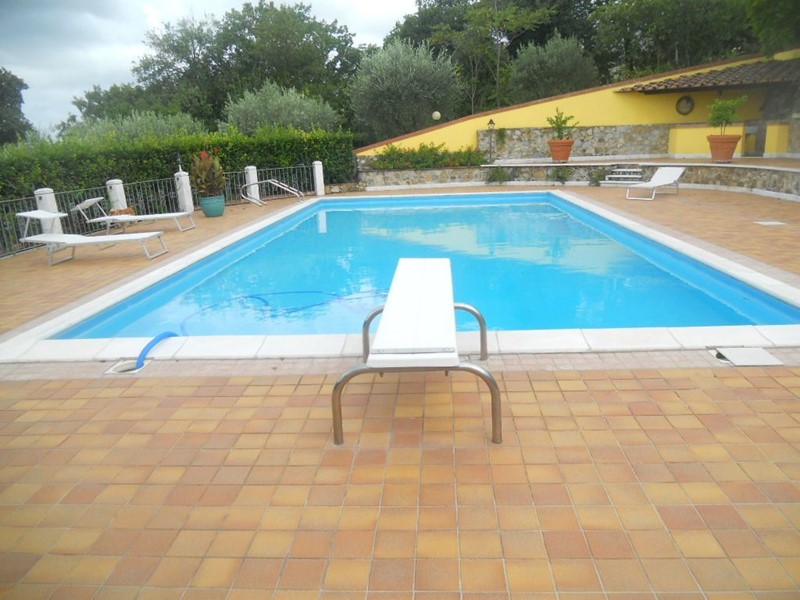 Villa in Vendita a Castelnuovo Magra, 1'450'000€, 530 m²