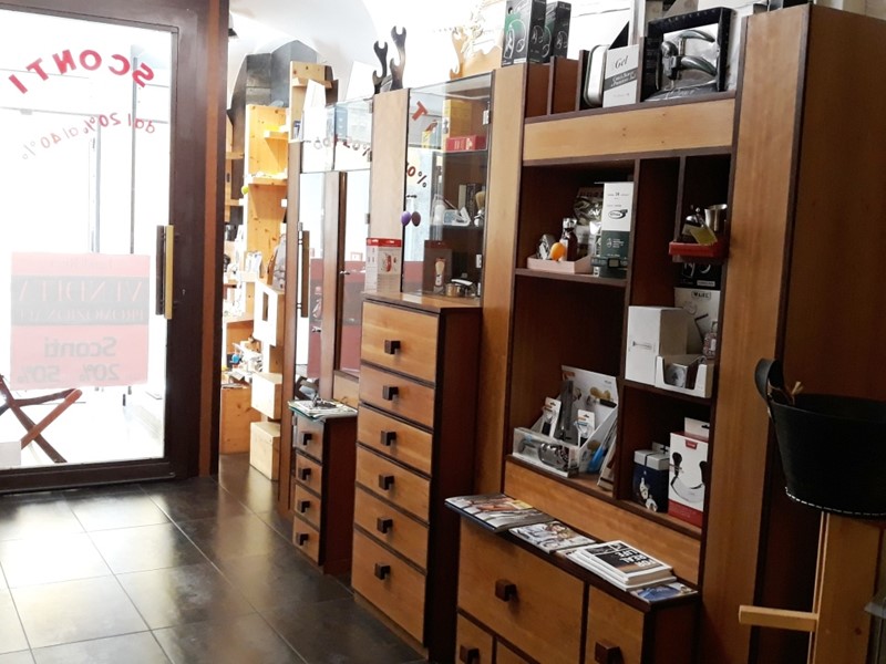 Attività commerciale in Vendita a Sarzana, 85'000€, 35 m²