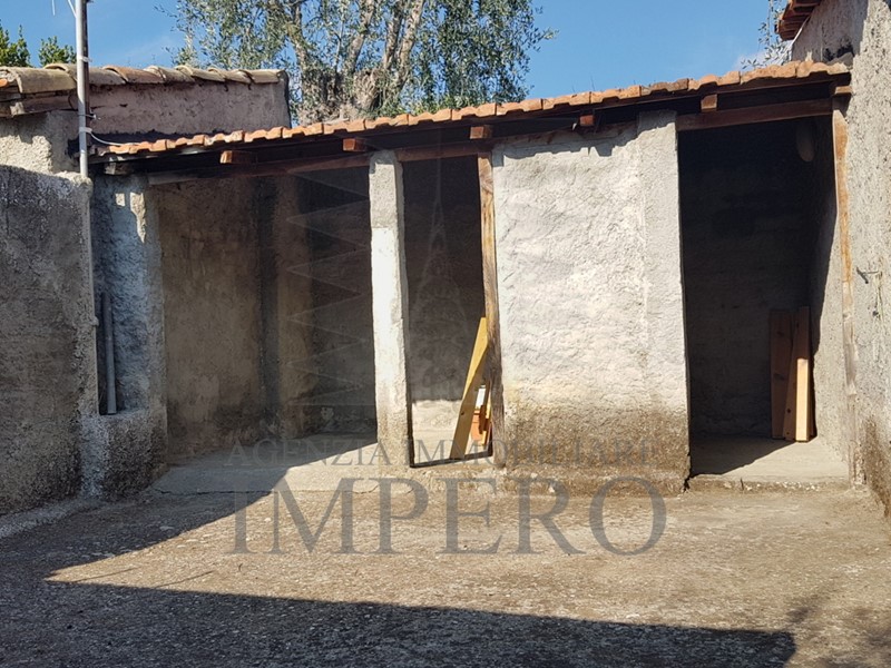 Casa Indipendente in Vendita a Ventimiglia, zona Varase, 240'000€, 76 m², arredato
