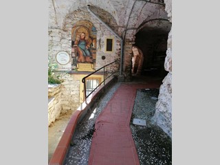 Casa Semi Indipendente in Vendita a Ventimiglia, zona Verrandi, 50'000€, 110 m²