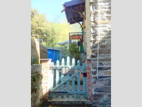 Casa Indipendente in Vendita a Pigna, zona Buggio, 270'000€, 160 m², con Box