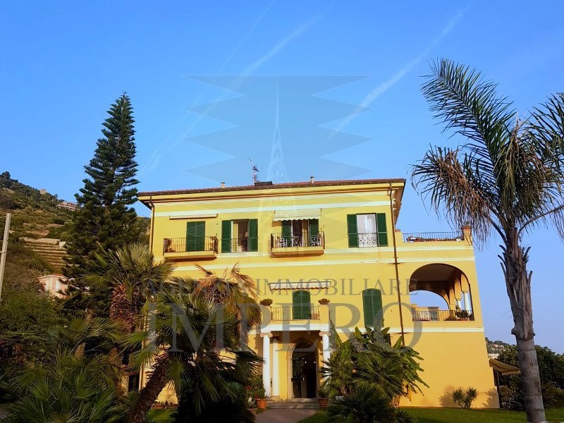 Bilocale in Vendita a Ventimiglia, zona Latte, 600'000€, 50 m², con Box