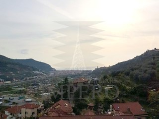 Casa Indipendente in Vendita a Ventimiglia, zona Sant'Anna, 290'000€, 150 m²