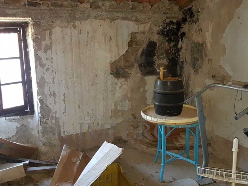 Bilocale in Vendita a Castel Vittorio, 19'000€, 35 m²