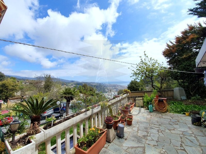 Casa Semi Indipendente in Vendita a Camporosso, 449'000€, 140 m², con Box