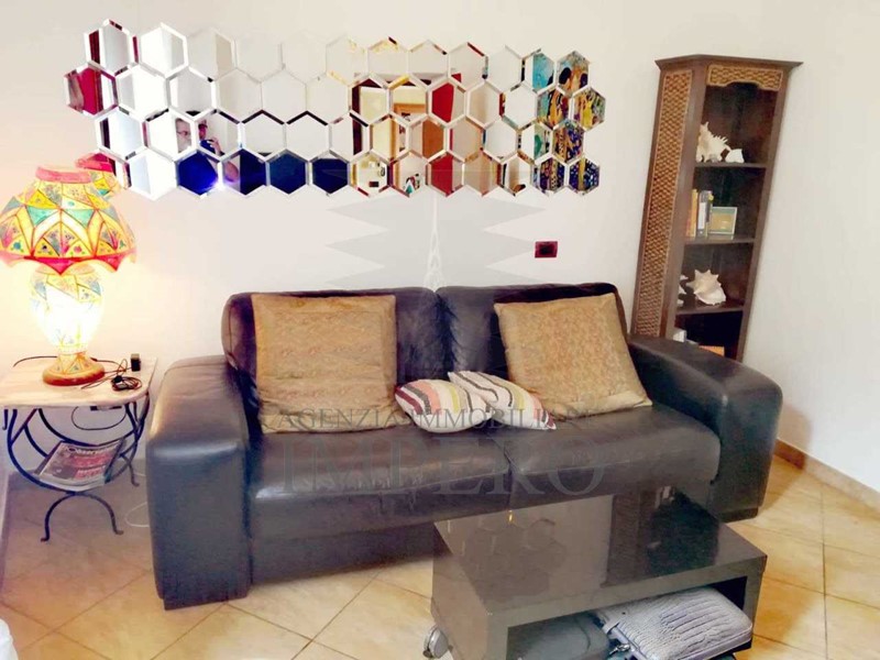 Casa Semi Indipendente in Vendita a Ventimiglia, zona Seglia, 280'000€, 165 m², arredato, con Box