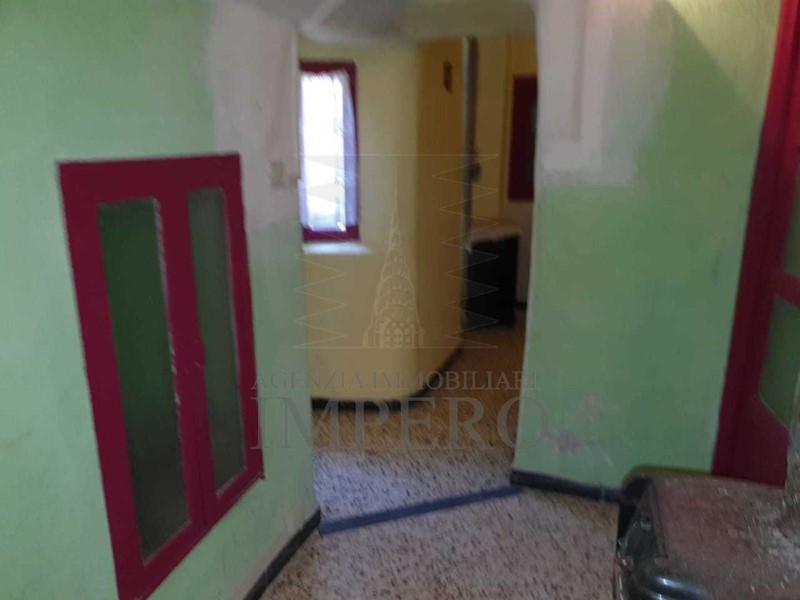 Quadrilocale in Vendita a Pigna, 35'000€, 80 m²