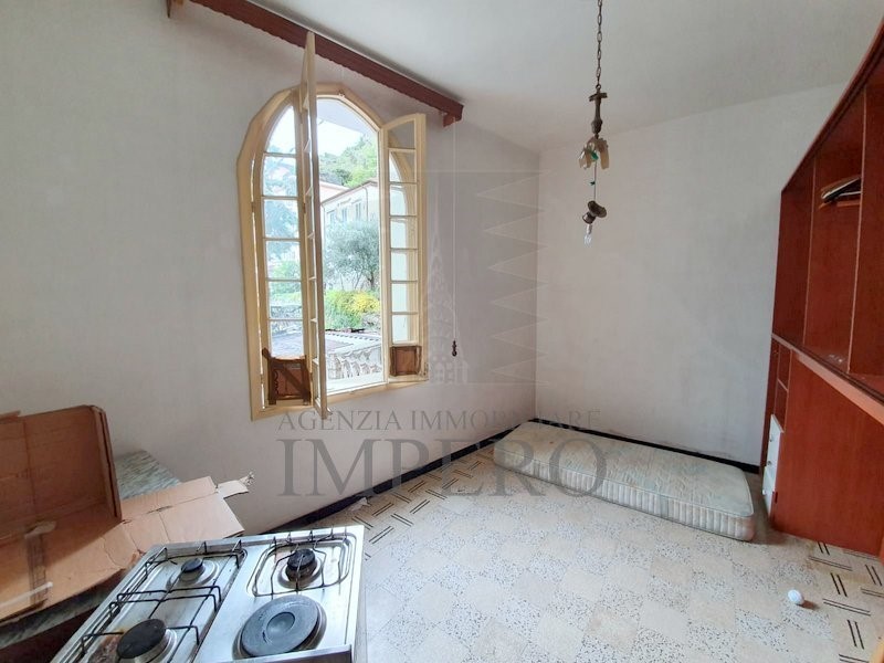 Quadrilocale in Vendita a Ventimiglia, zona Vicinanze centro, 150'000€, 80 m²