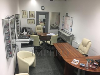 Immobile commerciale in Vendita a Ventimiglia, zona Roverino, 75'000€, 50 m²