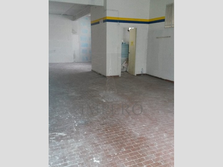 Capannone in Vendita a Ventimiglia, zona Centro, 492'000€, 80 m²