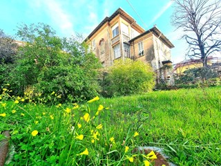 Casa Indipendente in Vendita a Ventimiglia, zona Centro Studi, 1'500'000€, 390 m², con Box