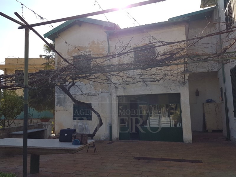 Casa Indipendente in Vendita a Ventimiglia, zona Nervia, 450'000€, 190 m²