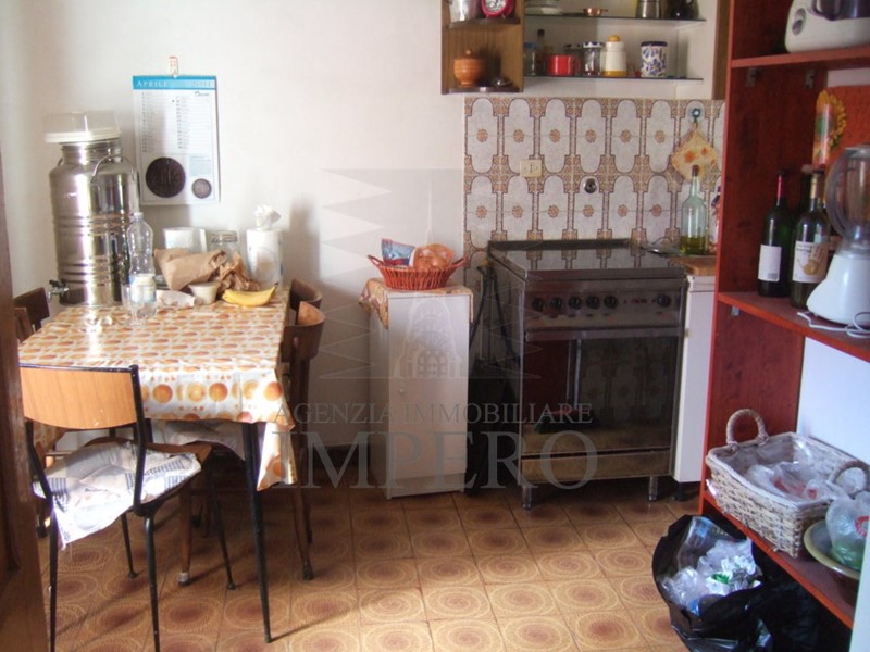 Quadrilocale in Vendita a Ventimiglia, zona Serro, 125'000€, 85 m²