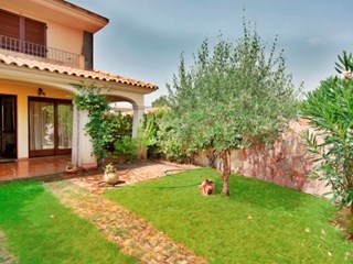 Villetta a schiera in Vendita a Castiadas, zona Olia Speciosa, 170'000€, 80 m², arredato