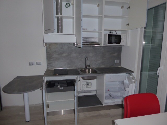 Appartamento in Affitto a Trento, zona Centro, 590€, arredato