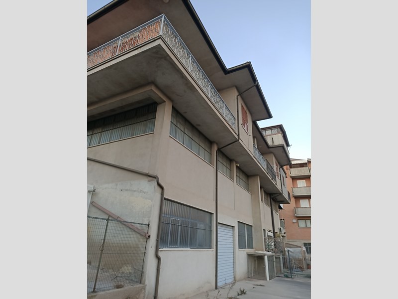 Laboratorio in Vendita a Sant'Elpidio a Mare, zona Castellano, 450'000€, 270 m²