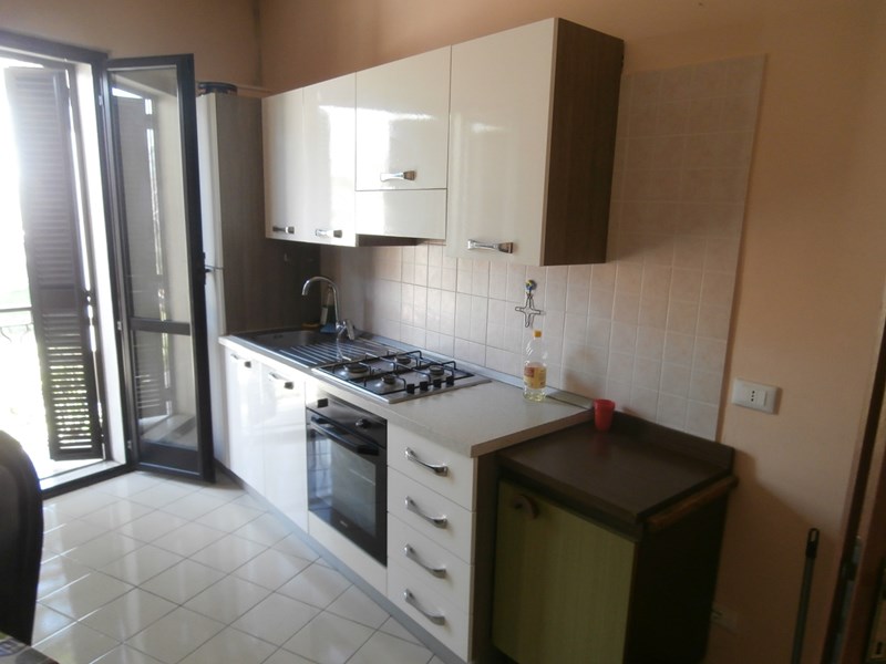 Appartamento in Affitto a Pizzoli, zona Centro, 300€, 75 m², arredato