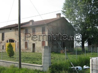 Rustico in Vendita a Reggio Emilia, zona Poviglio, 155'000€, 250 m²