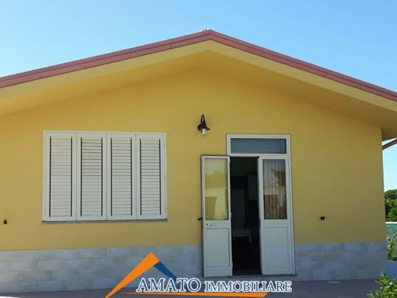 Villa in Vendita a Ispica, zona viale kennedy, 92'000&euro;, 80 m²