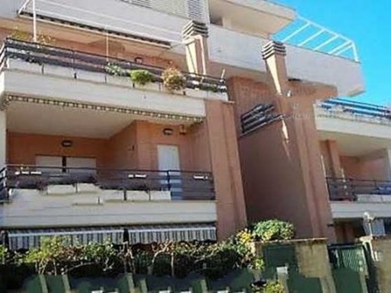 Attico in Affitto a Nettuno, zona Santa Barbara, 650&euro;, 70 m², arredato