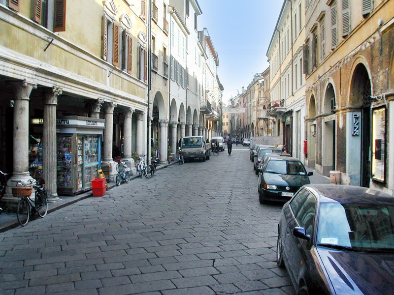 Bilocale in Vendita a Mantova, zona Mantova , 90'000€, 30 m², arredato