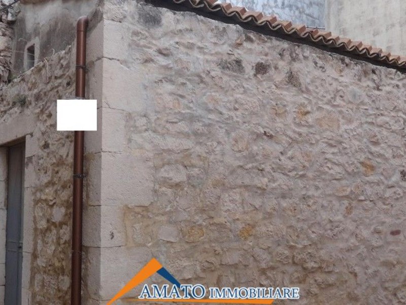 Casa Indipendente in Vendita a Pozzallo, zona centro storico, 30'000€, 35 m²