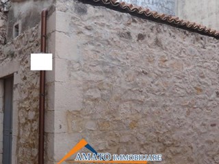 Casa Indipendente in Vendita a Pozzallo, zona centro storico, 30'000€, 35 m²
