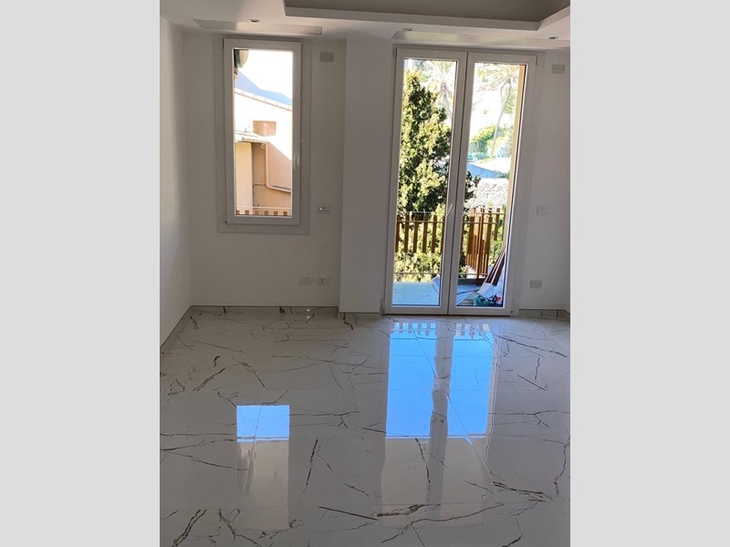 Trilocale in Vendita a Bordighera, 195'000€, 67 m², con Box