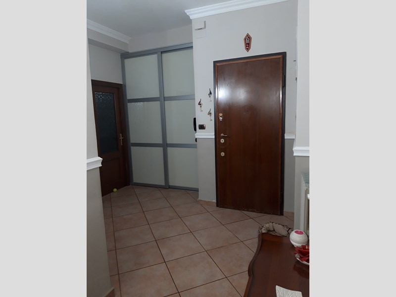 Trilocale in Vendita a Taranto, zona Tre Carcare Battisti , 115'000€, 115 m²