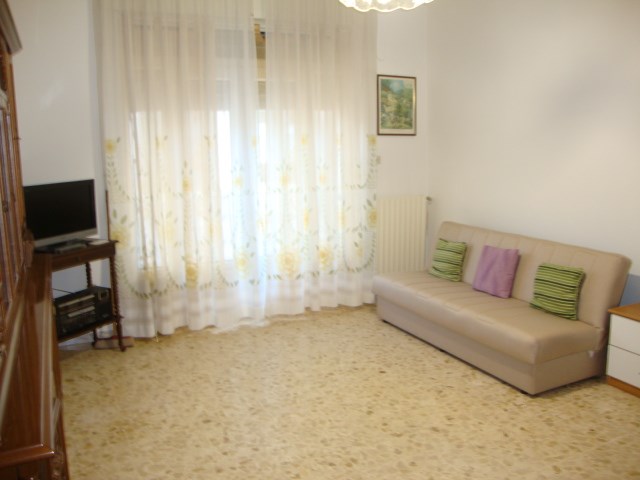 Trilocale in Affitto a Martina Franca, zona Viale Europa, 400€, 70 m², arredato