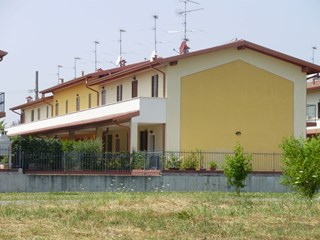 Villetta a schiera in Vendita a Montichiari, zona boschetti, 143'000€, 150 m², arredato