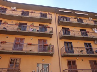 Quadrilocale in Vendita a Aci Catena, 145'000€, 100 m²