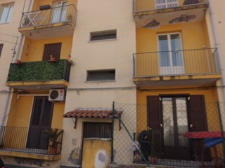 Trilocale in Vendita a Aci Catena, 55'000€, 75 m²