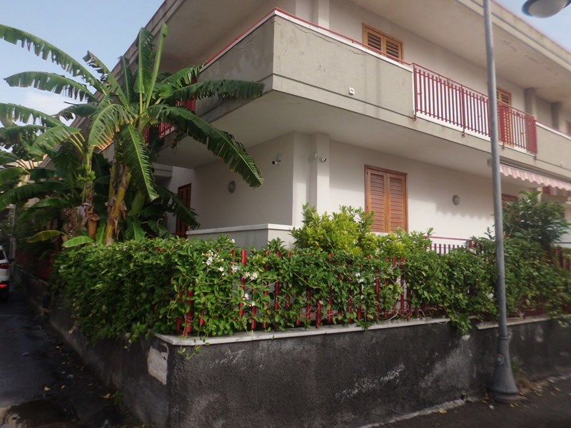 Trilocale in Vendita a Acireale, zona Cale, 130'000€, 80 m²