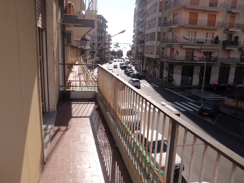 Quadrilocale in Vendita a Acireale, zona Corso Italia, 160'000€, 110 m²